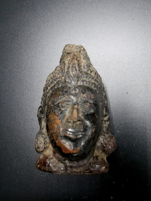 Statue indienne : Tête  en terre cuite vernissé de déité XIXème