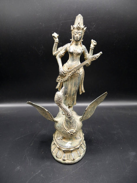 Statue indienne : Sarasvati 